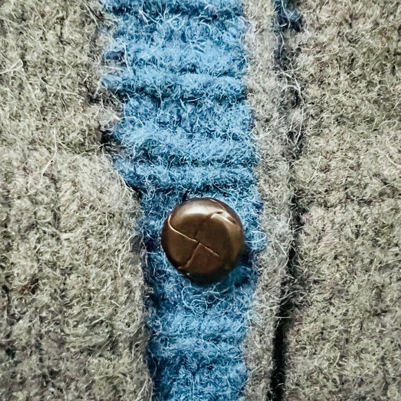 Vintage Hand-knit Fair Isle Sweater - Picture 5 of 5